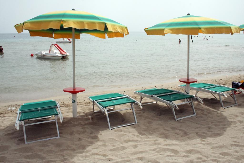 Eden Beach Club Torre Canne Exterior foto